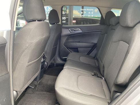 Used 2023 Kia Sportage LX AWD/4WD image 13