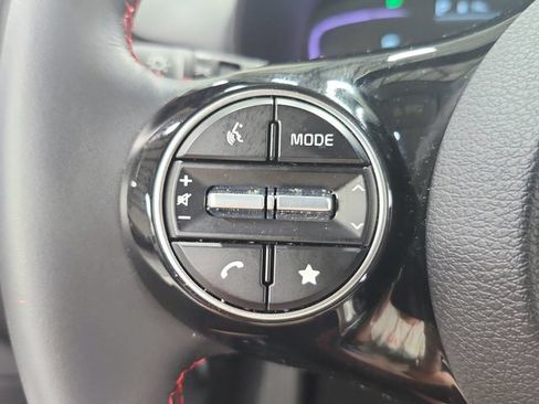 Used 2025 Kia Soul GT-Line w/ GT-Line Technology Package FWD image 26