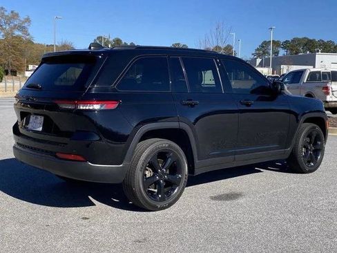 Certified 2023 Jeep Grand Cherokee Altitude image 4