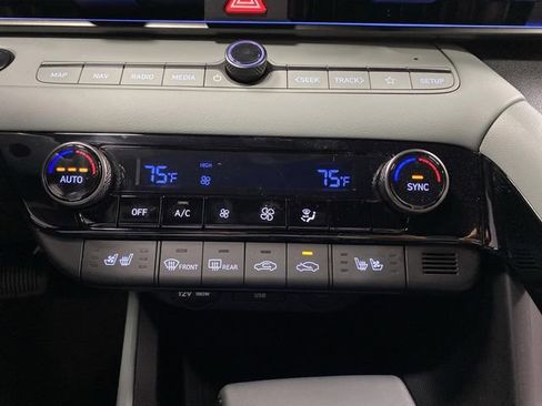New 2025 Hyundai Elantra Limited image 20