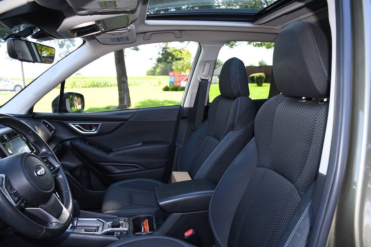 Used 2023 Subaru Forester Premium AWD/4WD image 12