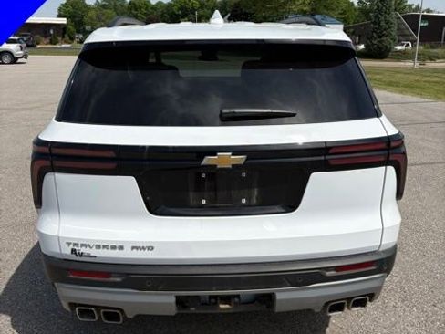 Used 2025 Chevrolet Traverse LT w/ Driver Confidence Package AWD/4WD image 5