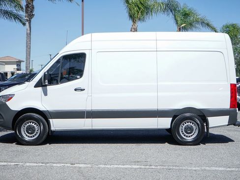 Used 2020 Mercedes-Benz Sprinter 1500 image 5