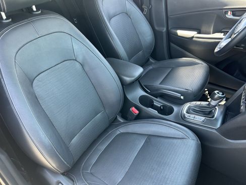Used 2021 Hyundai Kona Ultimate FWD image 11