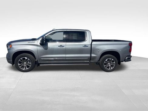 Used 2025 Chevrolet Silverado 1500 High Country image 3