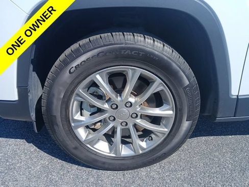 Used 2022 Jeep Cherokee Latitude Lux AWD/4WD image 2