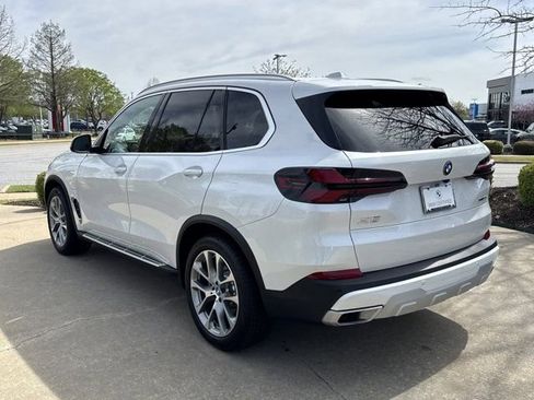 Certified 2025 BMW X5 xDrive50e AWD/4WD image 3
