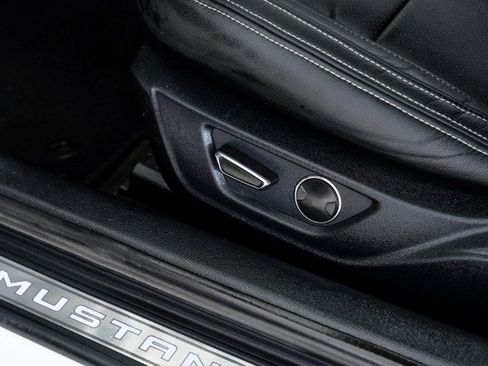 Used 2018 Ford Mustang GT Premium w/ Black Accent Package RWD image 28