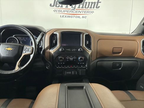 Used 2020 Chevrolet Silverado 1500 High Country w/ Technology Package image 25