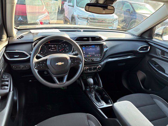 Used 2023 Chevrolet TrailBlazer LT w/ Convenience Package AWD/4WD image 11