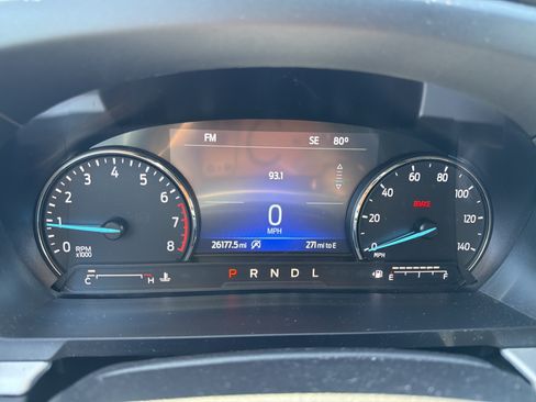 Used 2023 Ford Explorer XLT AWD/4WD image 16