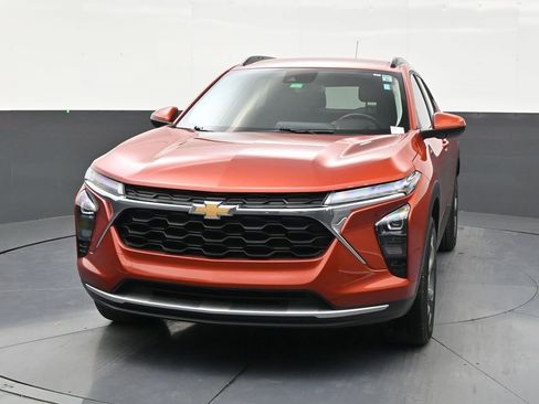 Used 2024 Chevrolet Trax LT w/ Driver Confidence Package FWD image 7