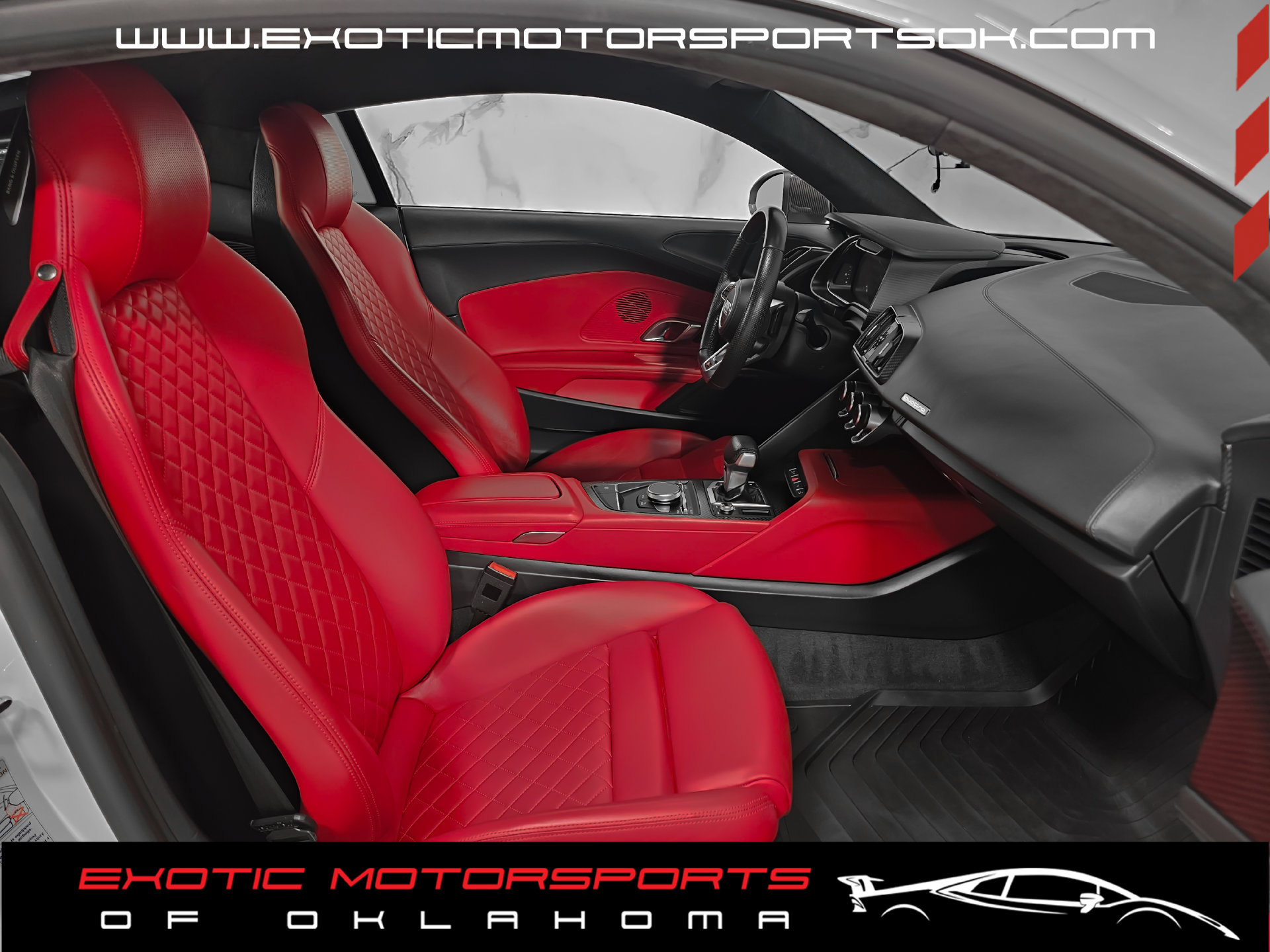 Used 2017 Audi R8 V10 w/ Carbon Exterior Package AWD/4WD image 2
