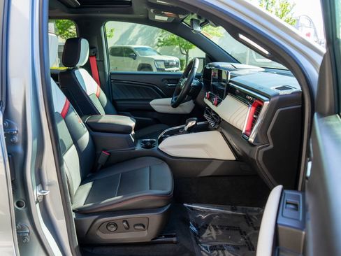 Used 2023 GMC Canyon AT4X AWD/4WD image 10