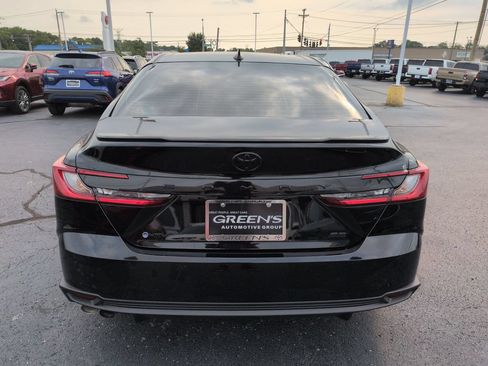Used 2025 Toyota Camry SE FWD image 4