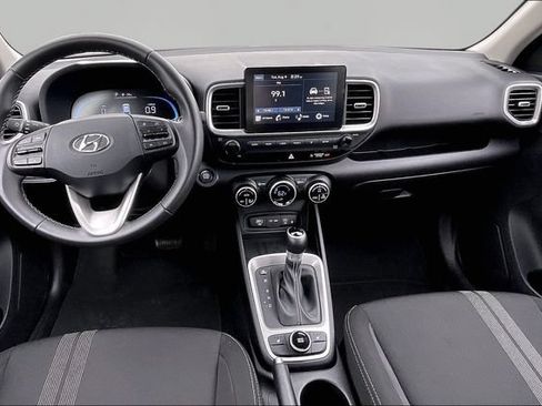 Used 2026 Hyundai Venue SEL FWD image 7