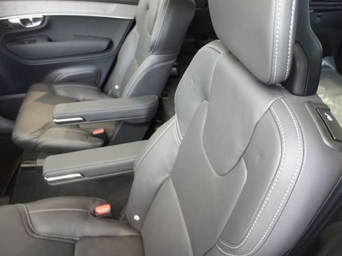 New 2026 Volvo XC90 B6 Ultra image 18