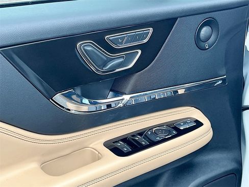 Used 2021 Lincoln Corsair Reserve image 18