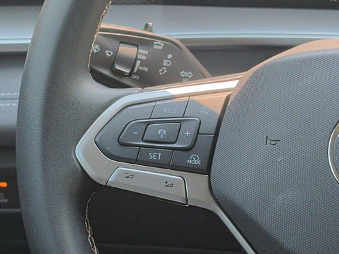 Certified 2025 Volkswagen Tiguan SE AWD/4WD image 26