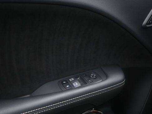 Used 2022 Dodge Challenger SRT Hellcat w/ Plus Package RWD image 23