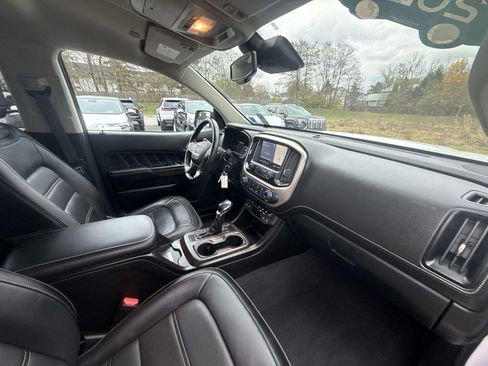 Certified 2022 GMC Canyon Denali image 32