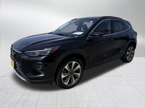 Certified 2024 Ford Escape Platinum AWD/4WD image 3