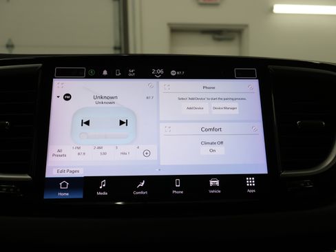 Used 2024 Chrysler Pacifica Touring-L FWD image 49