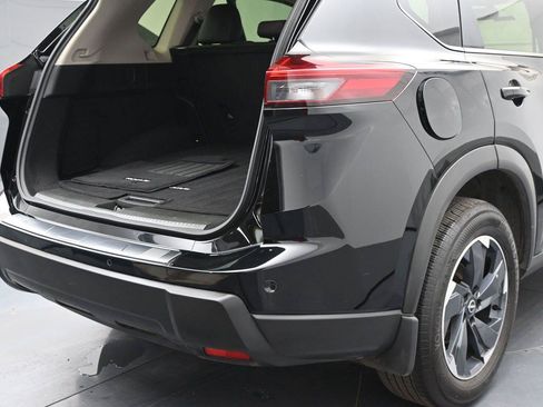 Certified 2024 Nissan Rogue SV w/ SV Premium Package AWD/4WD image 10