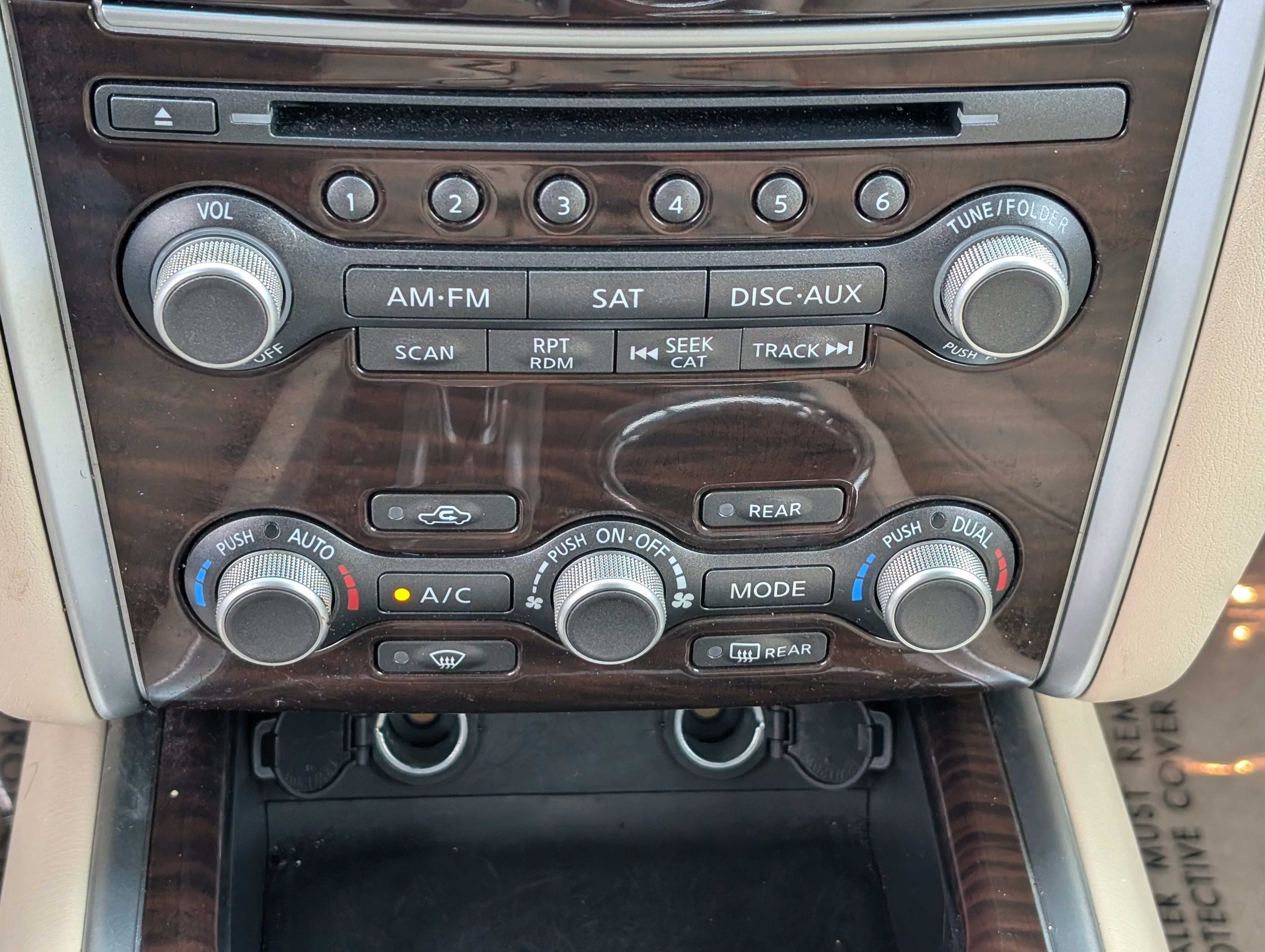 Used 2015 Nissan Pathfinder SL w/ SL Tech Package FWD image 30