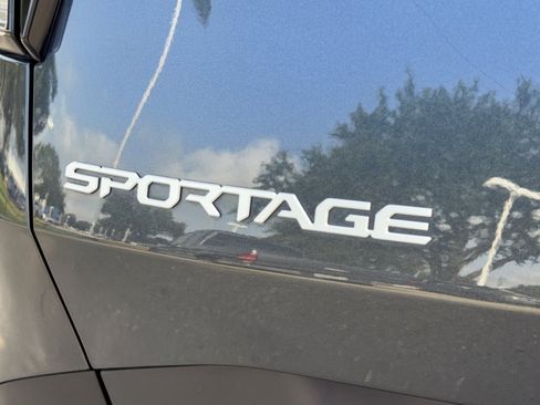 Used 2024 Kia Sportage EX FWD image 32