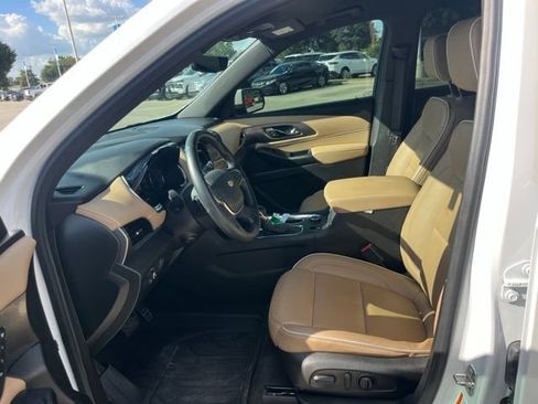Used 2022 Chevrolet Traverse Premier w/ LPO, Floor Liner Package FWD image 17