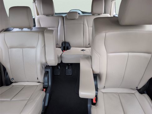 Used 2024 Ford Expedition Max XLT image 31