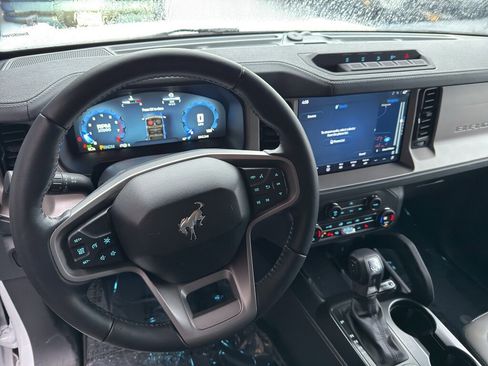 New 2025 Ford Bronco Outer Banks w/ Sasquatch Package image 19