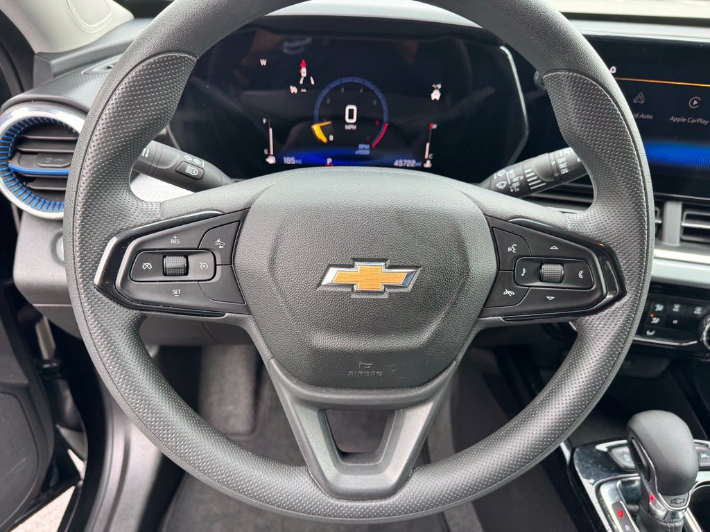 Used 2025 Chevrolet Trax LT FWD image 13