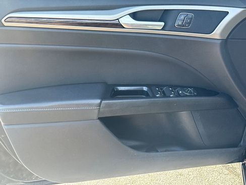 Used 2016 Ford Fusion SE w/ Equipment Group 202A image 15