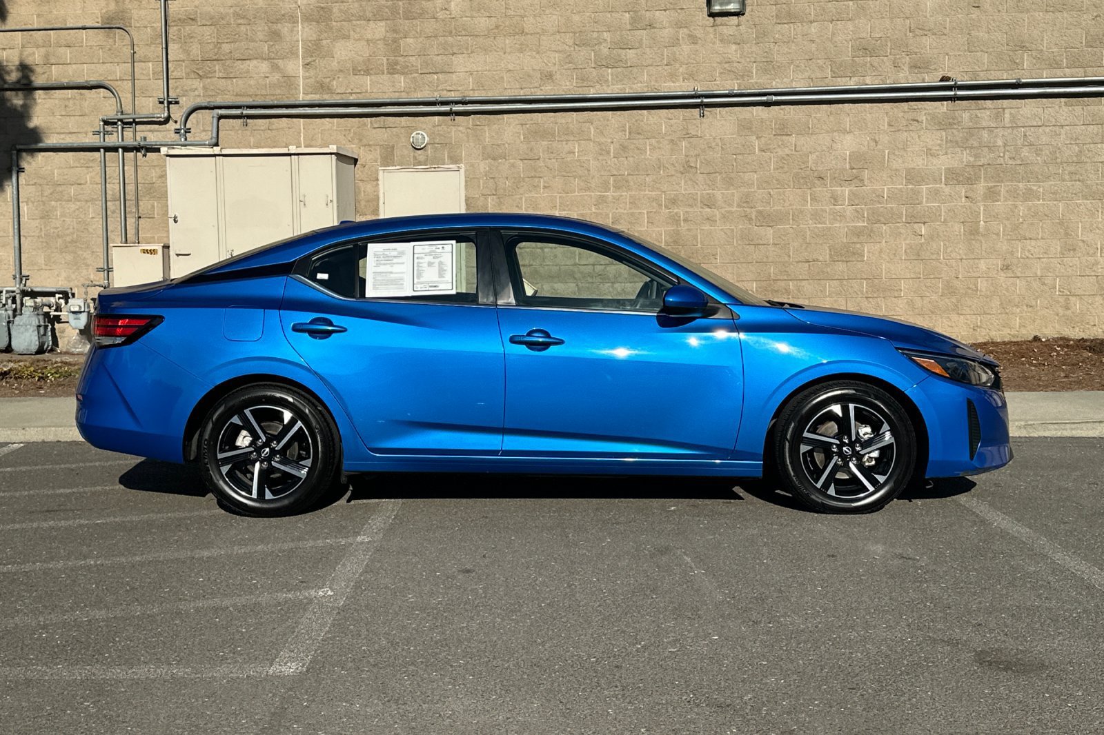 Used 2024 Nissan Sentra SV FWD image 2