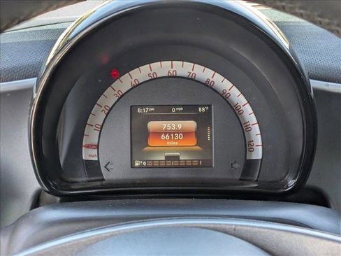 Used 2016 smart fortwo passion image 3