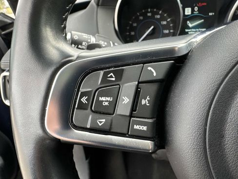 Used 2020 Jaguar F-PACE Prestige image 35