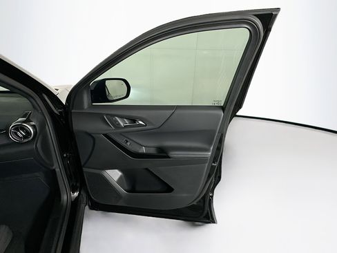 Used 2025 Chevrolet Equinox LT FWD image 29