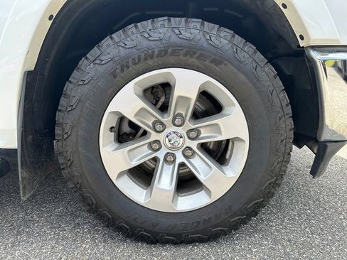 Used 2019 RAM 1500 Laramie AWD/4WD image 17