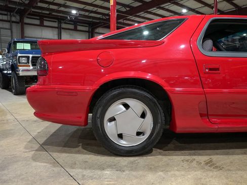 Used 1992 Dodge Daytona ES FWD image 9