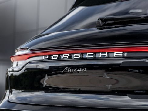 New 2026 Porsche Macan AWD/4WD image 15