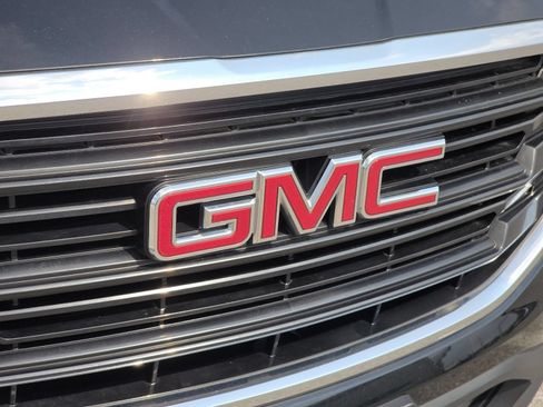 Used 2018 GMC Terrain SLE w/ Driver Convenience Package FWD image 6
