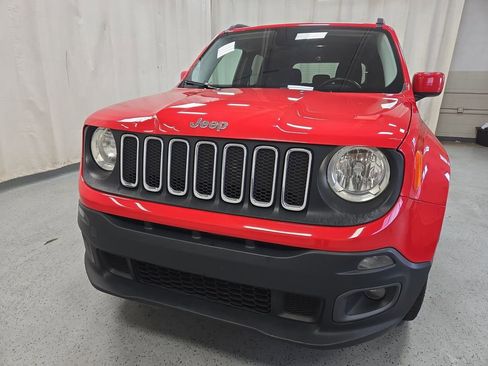 Used 2015 Jeep Renegade Latitude w/ Cold Weather Group AWD/4WD image 39