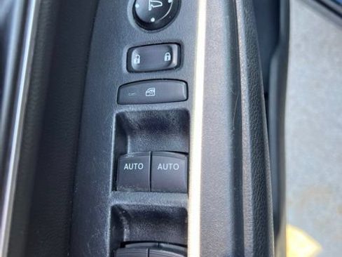 Used 2019 Honda CR-V Touring image 19