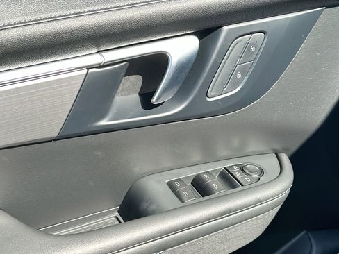 Used 2025 Buick Enclave Preferred image 13