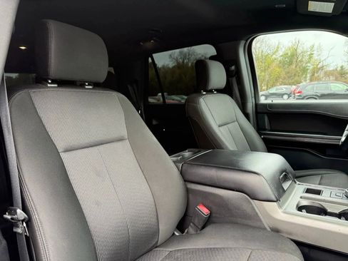 Used 2018 Ford Expedition XLT image 29