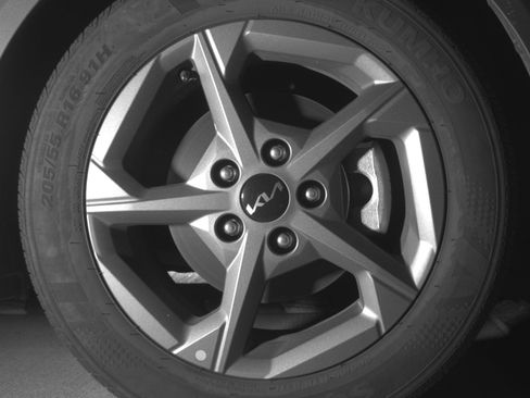 Used 2025 Kia K4 LXS image 13