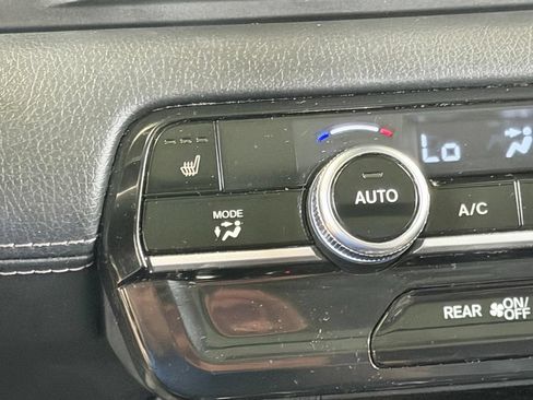 Used 2025 Honda Pilot Touring image 57