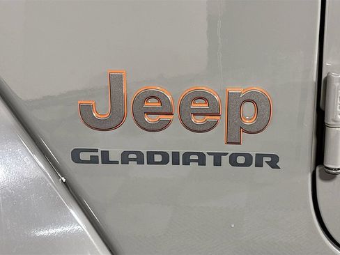 Used 2021 Jeep Gladiator Mojave AWD/4WD image 24
